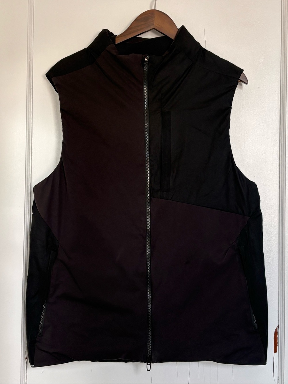 lululemon Pinnacle Warmth 700-Fill Down Vest – Men’s Large